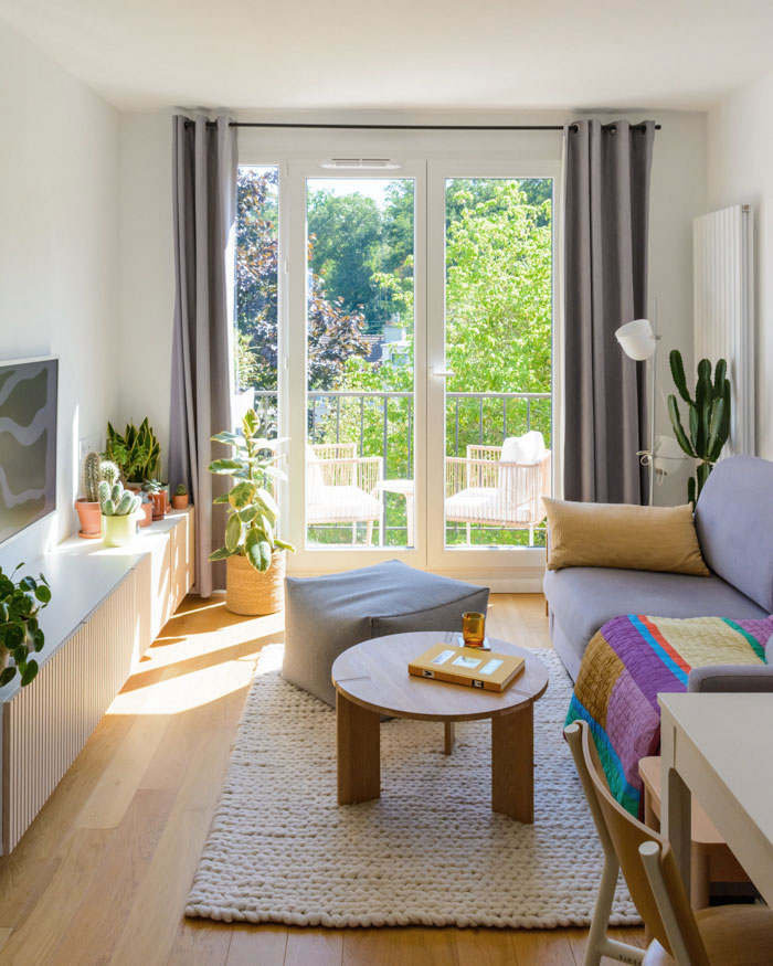 Aménagement d’un salon lumineux à Versailles, par Studio Nidu, architecte d’intérieur dans les Yvelines